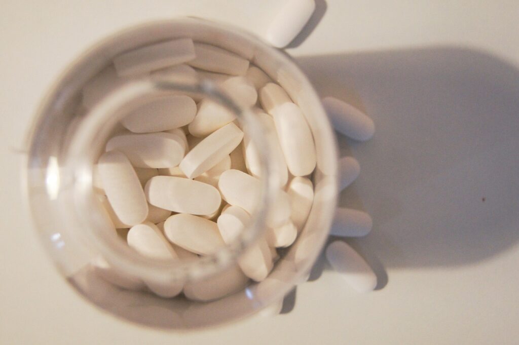 Magnesium glycinate and magnesium threonate for supporting sleep quality